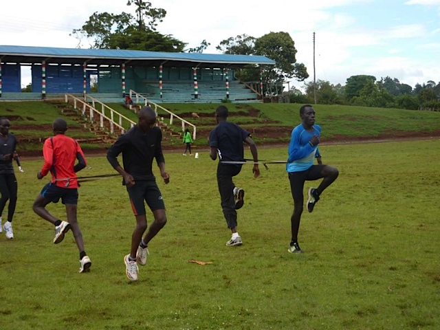 In der Höhe Kraft und ATHLETIK nicht aussetzen (Foto: Schneider) AlleAKHoehentraining5_Schneider-Foto